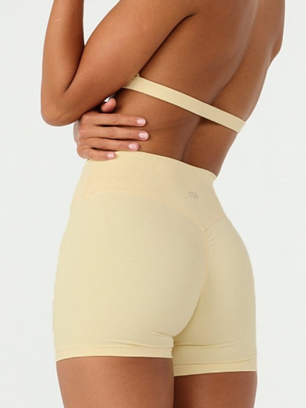 CSB Form Invisible Scrunch Shorts 4" - Butter - Size Large